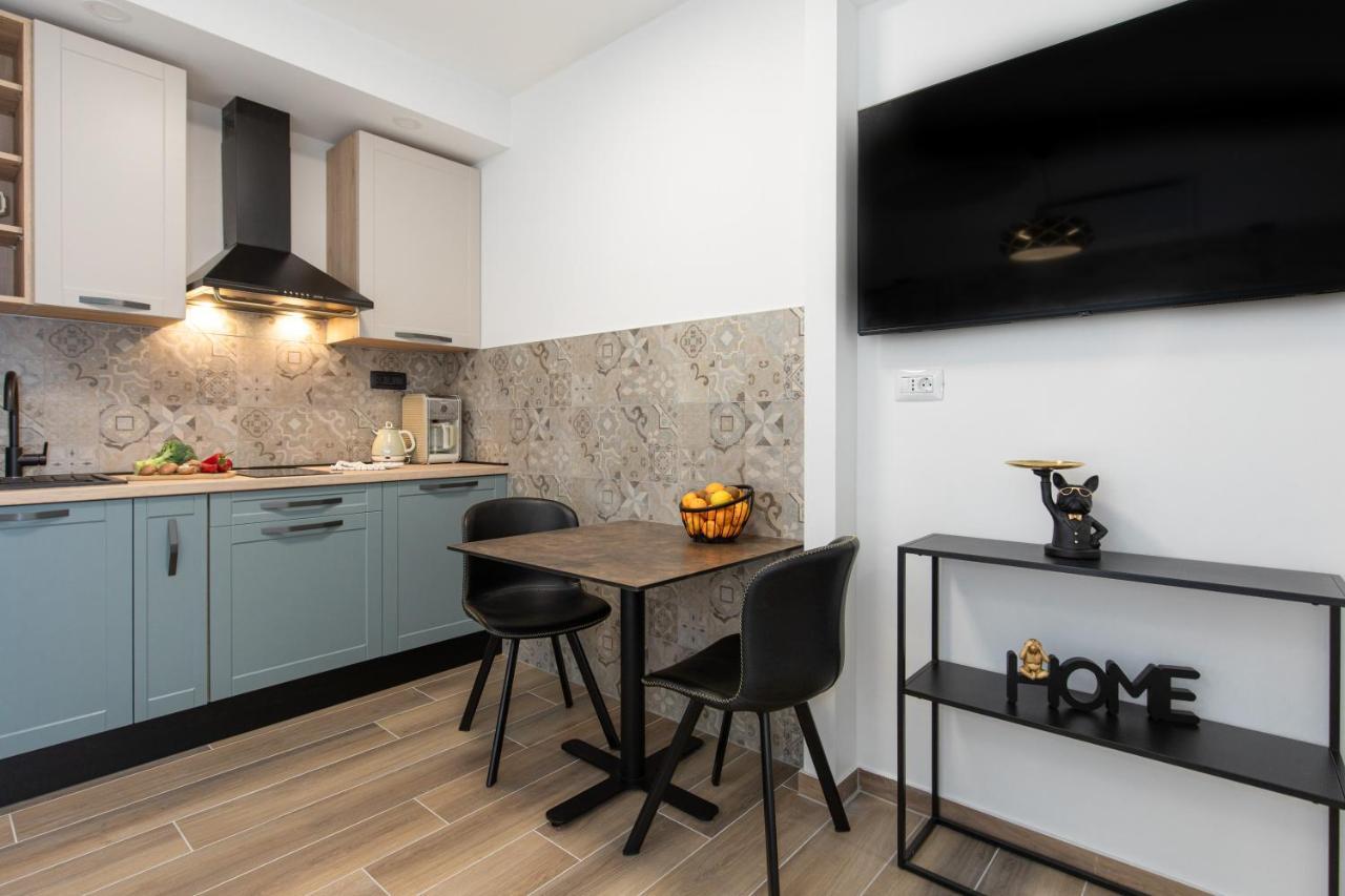 Ela Apartment *